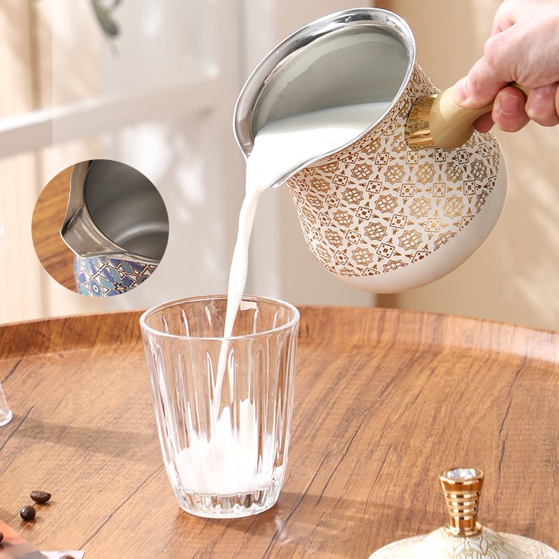 Decorated stainless steel coffee pot sample pouring milk